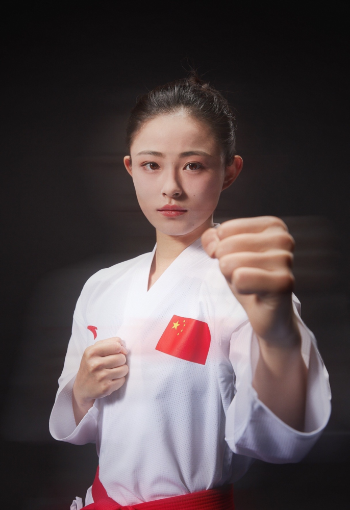 22岁的中国空手道"女神"龚莉向金牌冲击__凤凰网
