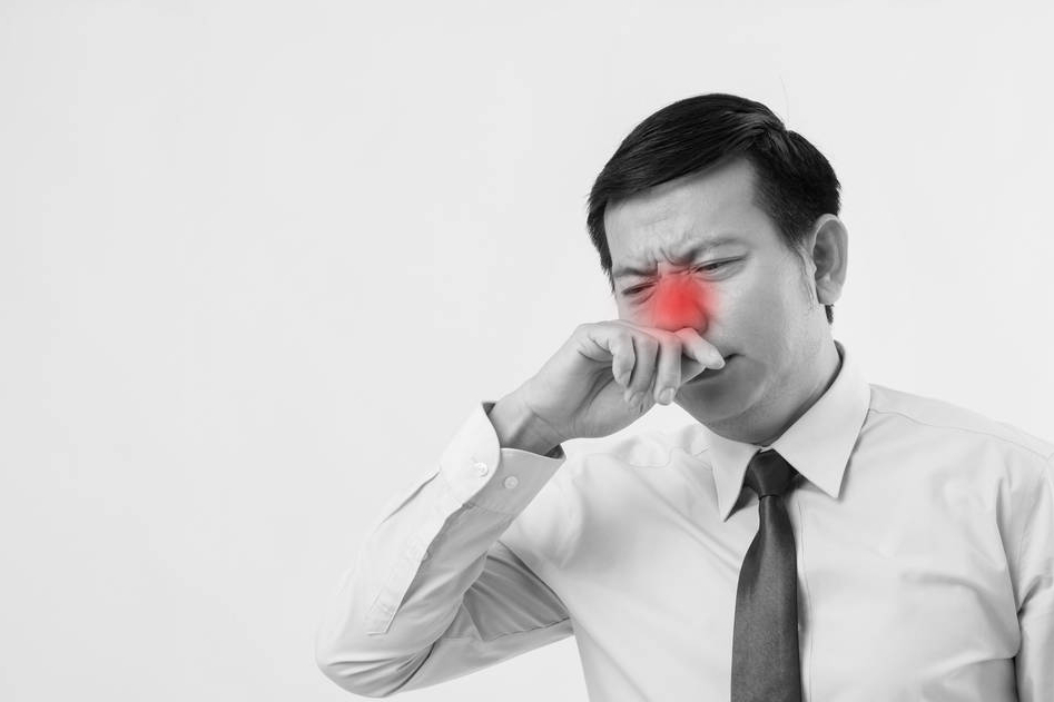 遗传,吸烟和腌制食品有关;而鼻炎是鼻腔黏膜和黏膜下组织的一种炎症