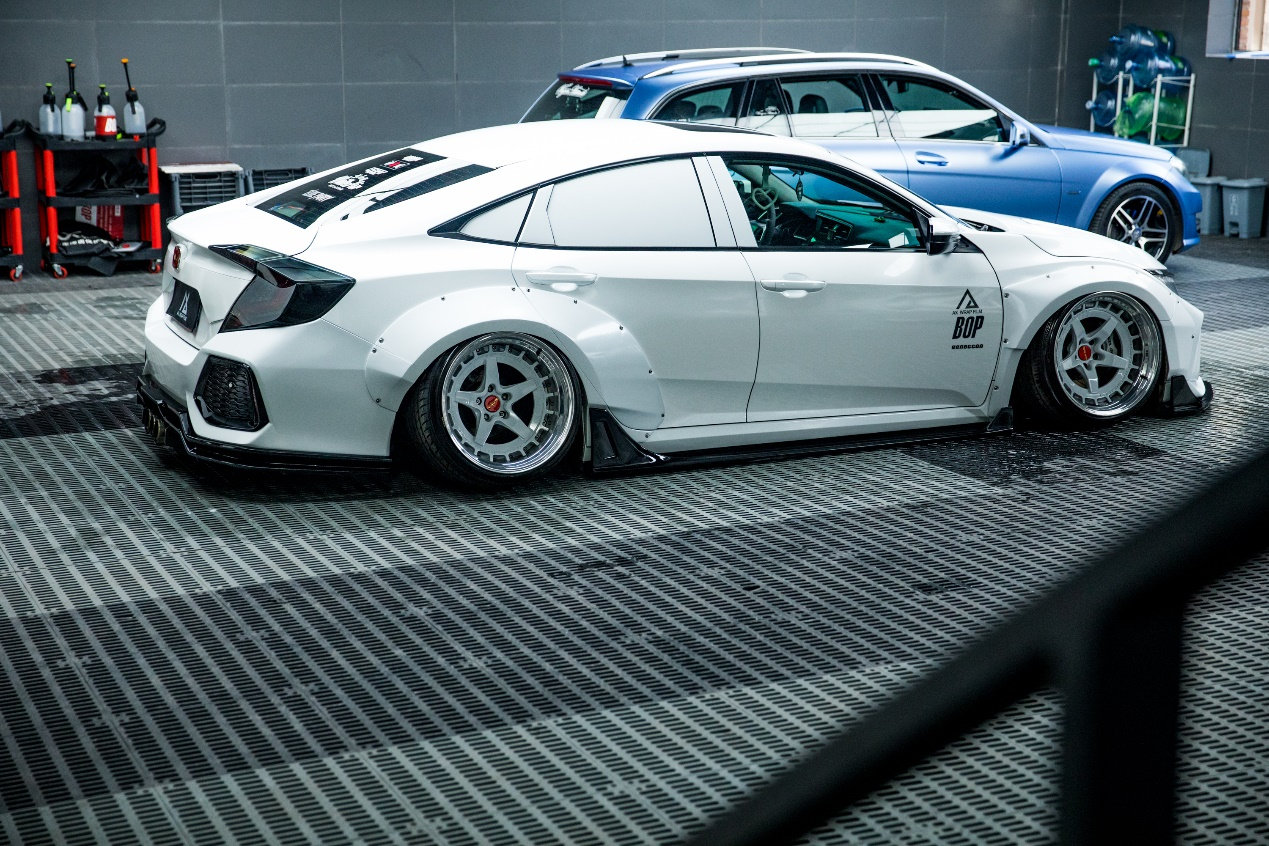 膜呗改色案例:本田思域改色膜珍珠白色 真的让你一见倾心__凤凰网