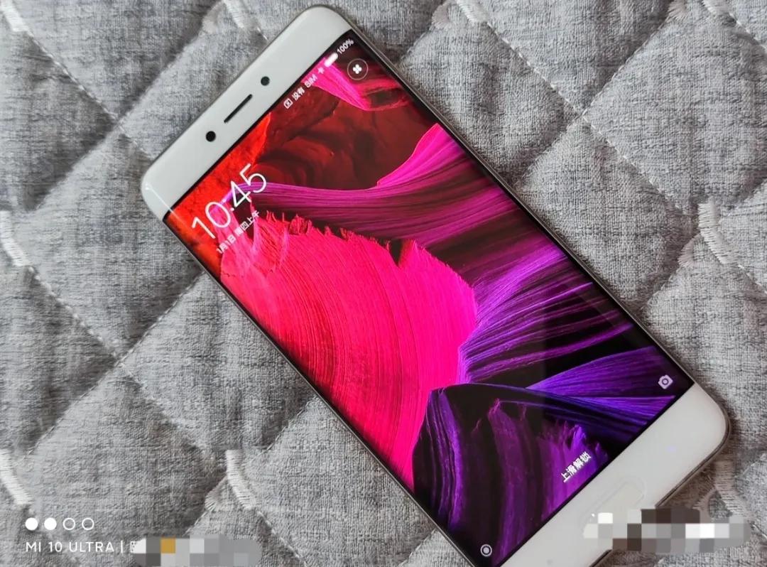 小米6 pro现身,堪称最美曲面屏手机,全球仅此一台!__凤凰网