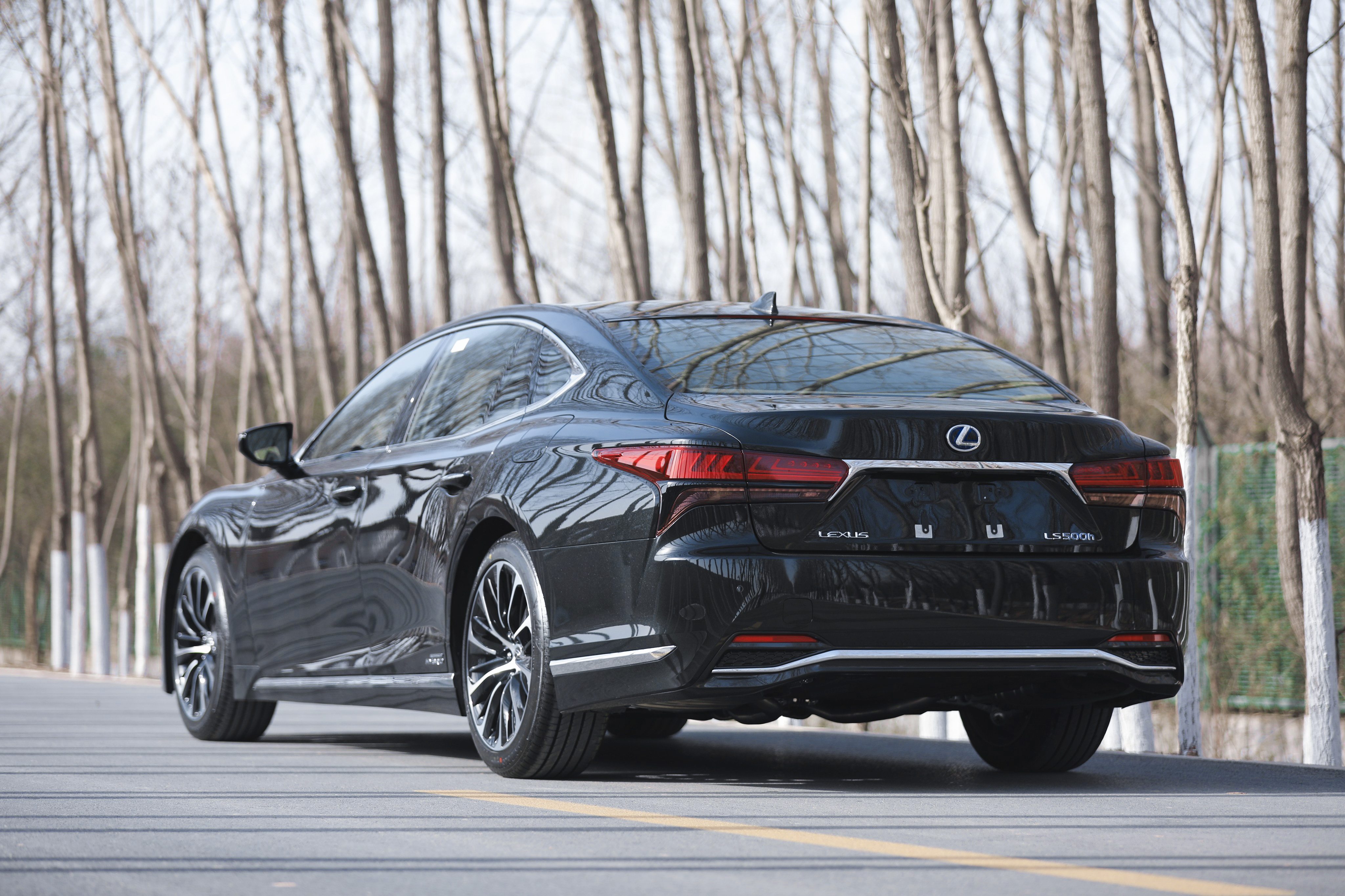 蕴含东方韵味的豪华旗舰——体验2021款雷克萨斯ls500h__凤凰网