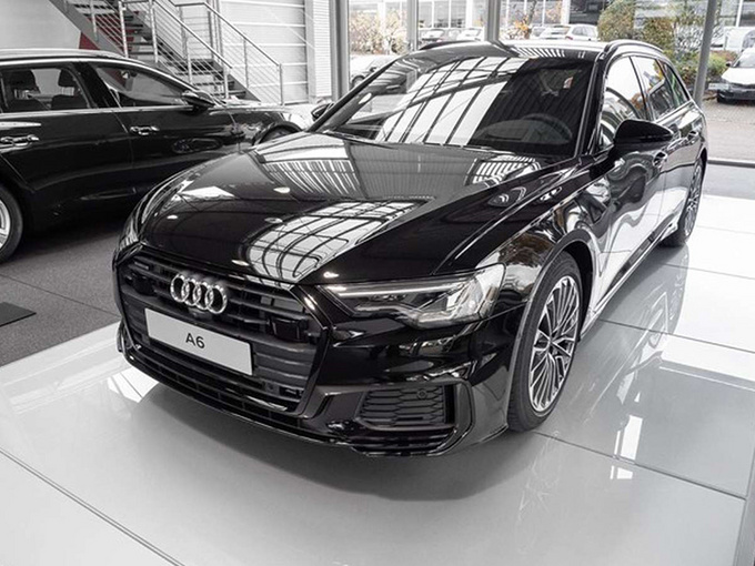 奥迪新款a6进店实拍搭20t插混动力内配液晶大屏