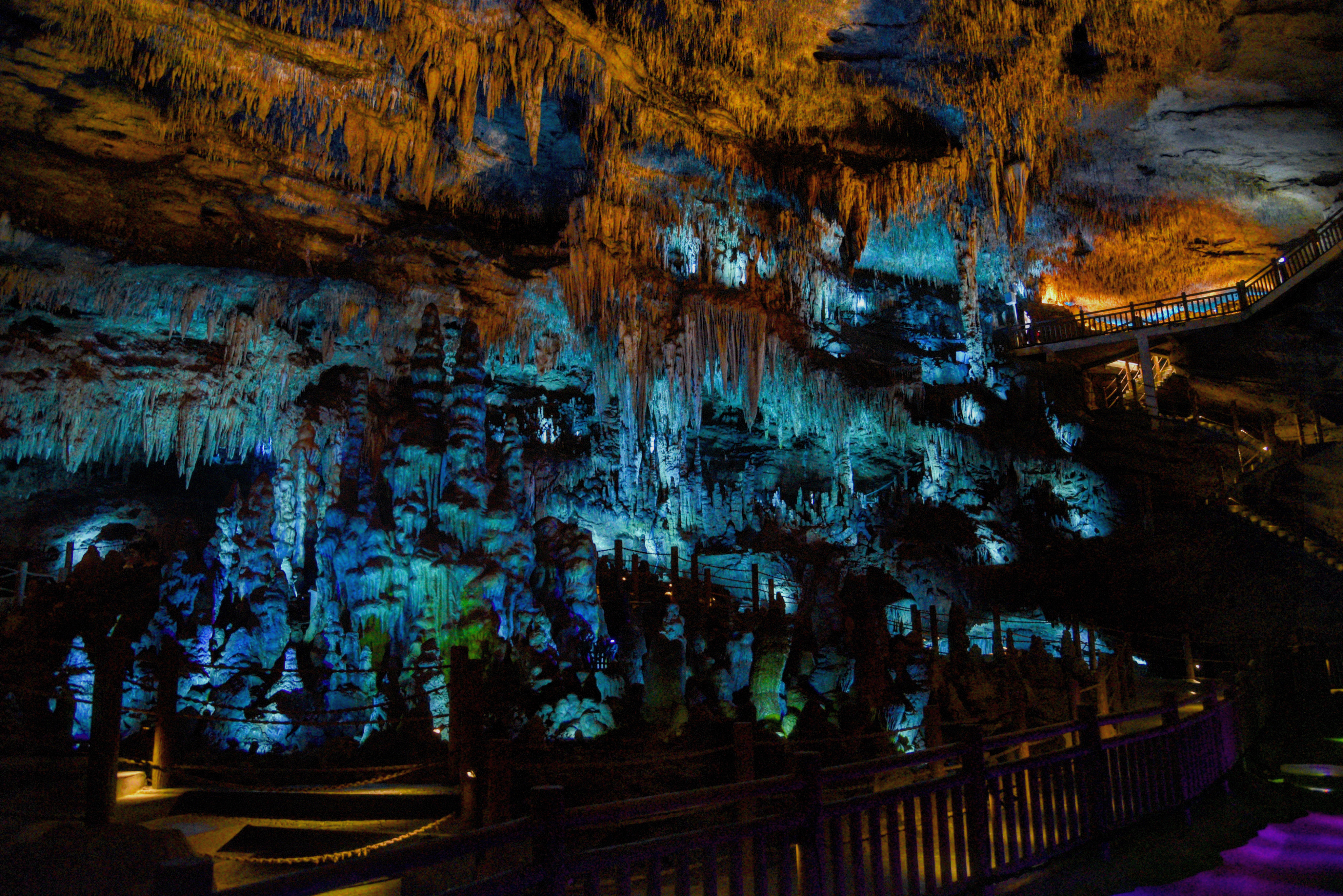 四川通江的世界地质公园,两岸陡壁如削,溶洞多达上百个__凤凰网