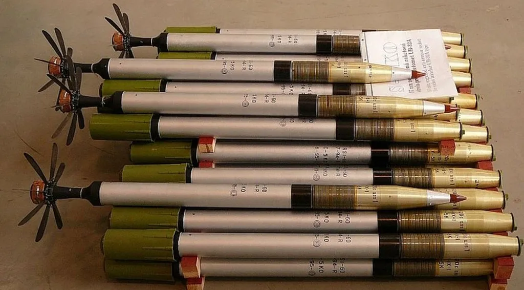 中国最先进的歼-16战机,为什么挂载"火箭弹"参加比赛?_品推资讯