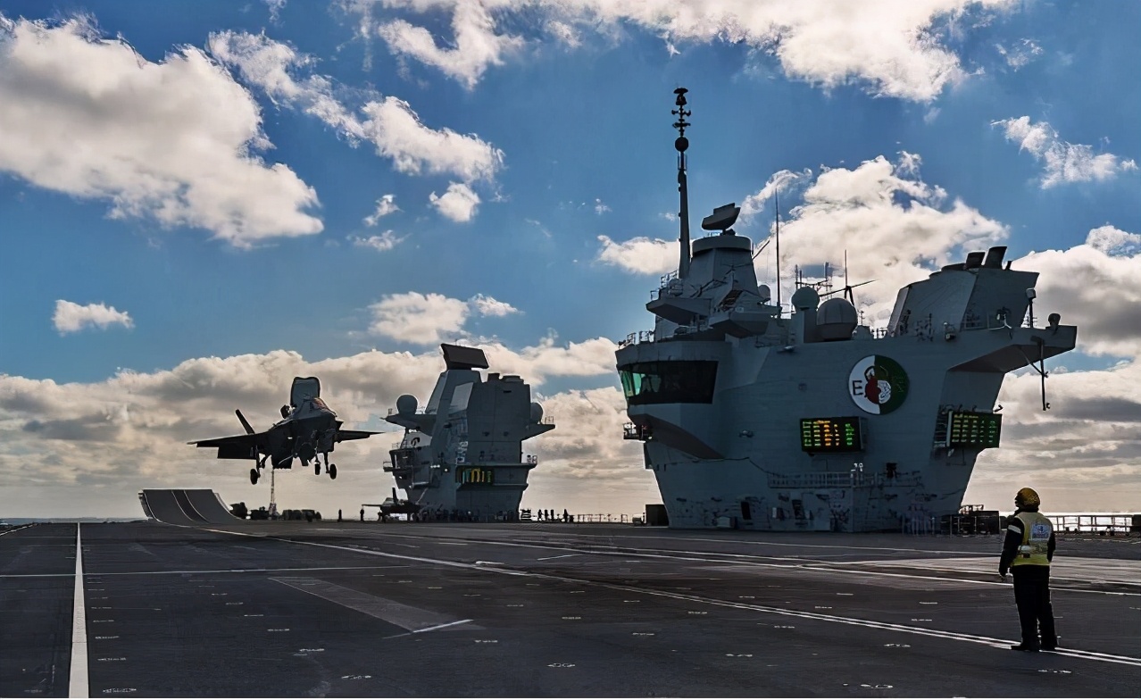 马岛海战以来最大规模,8架舰载机!英国来炫耀武力?