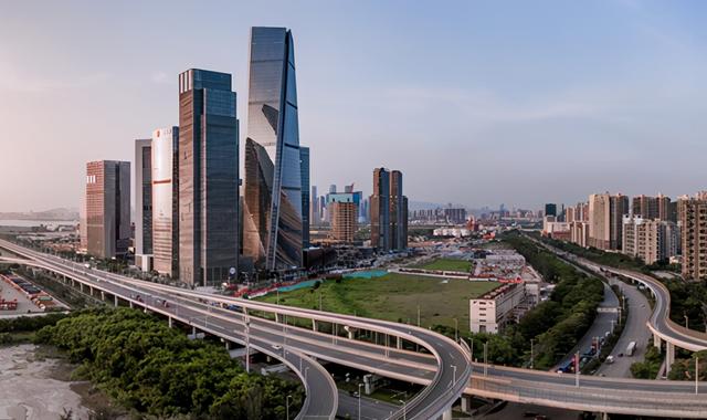 深圳前海世茂大厦实景图