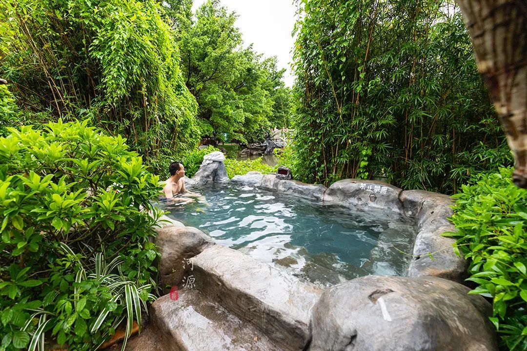 不用出国在这里就能享受水晶温泉和神秘的死海漂浮