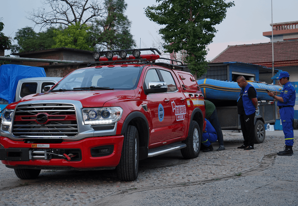 中兴汽车联合保定蓝天救援队驰援河南