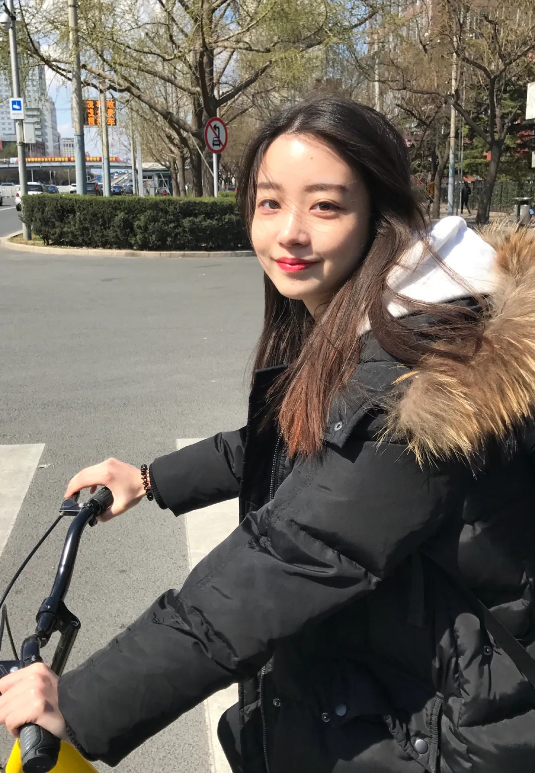 27岁女孩撞脸"沈佳宜", 还是清华博士!家有女孩, 最重要的是?__凤凰网