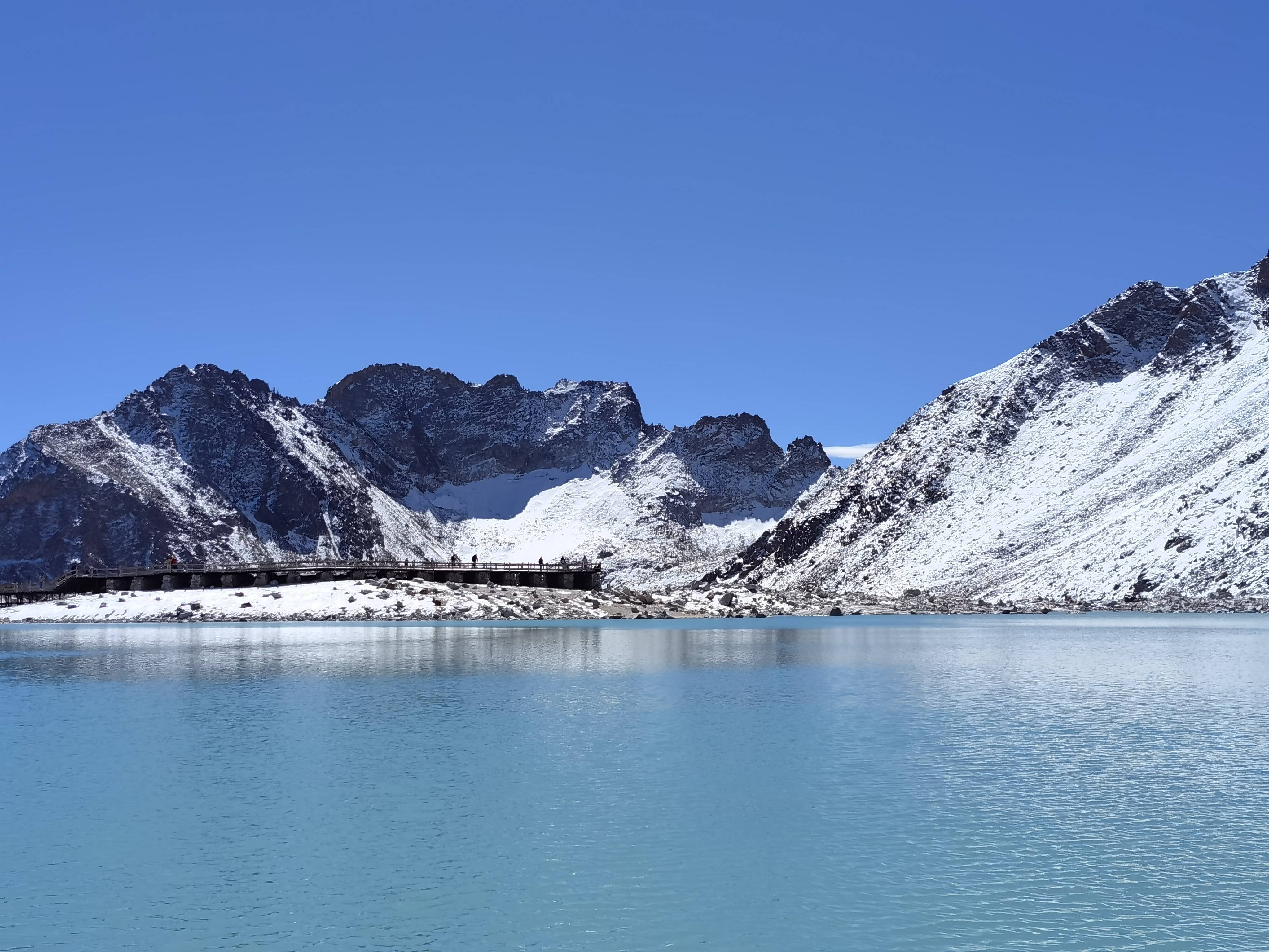 达古冰川人气爆棚!__凤凰网