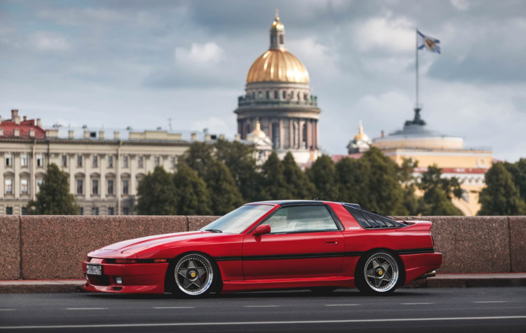 1986年a70的正式亮相,前一代车型的成功,也让supra摆脱了celica supra