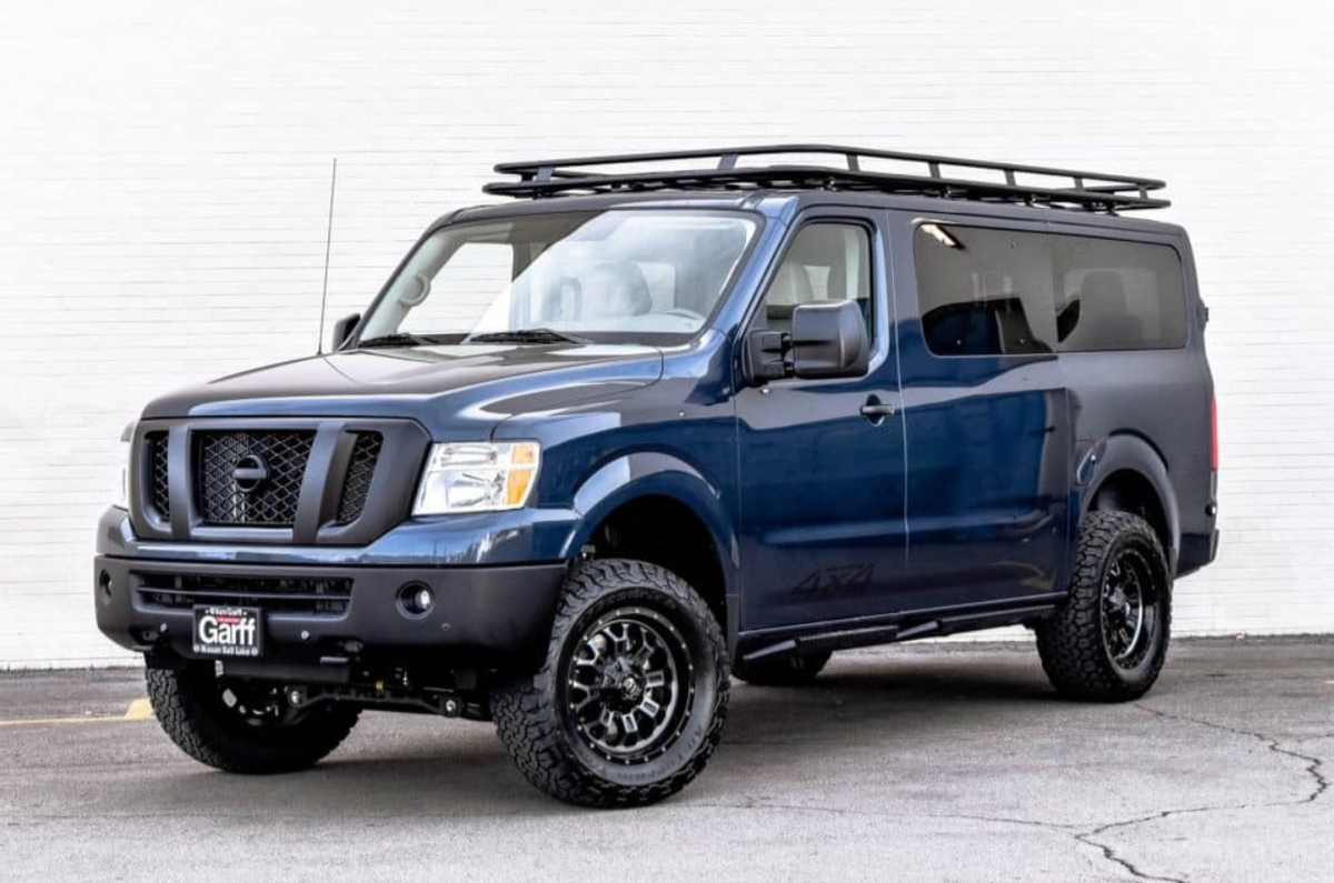 mpv变越野面包车!10座,四驱,大v8,气场碾压suv_凤凰网汽车_凤凰网