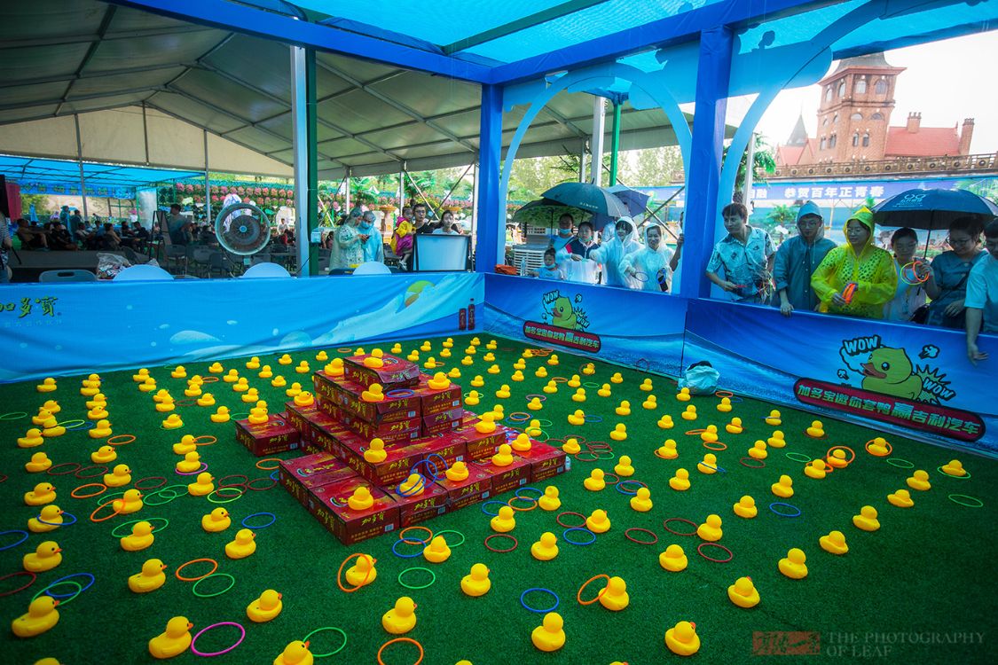 浙江一景区将套圈游戏玩到了巅峰,大奖一辆汽车,高手已经在路上