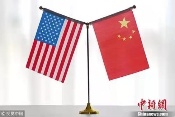 中美国旗。图片来源：视觉中国