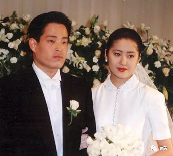 为了表示感谢,高贤贞第二天便请他吃饭,一来二往谈起了恋爱.