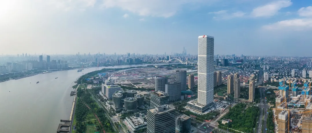 面朝江水,"青云直上"……世博后滩第一高楼下月启用!__凤凰网