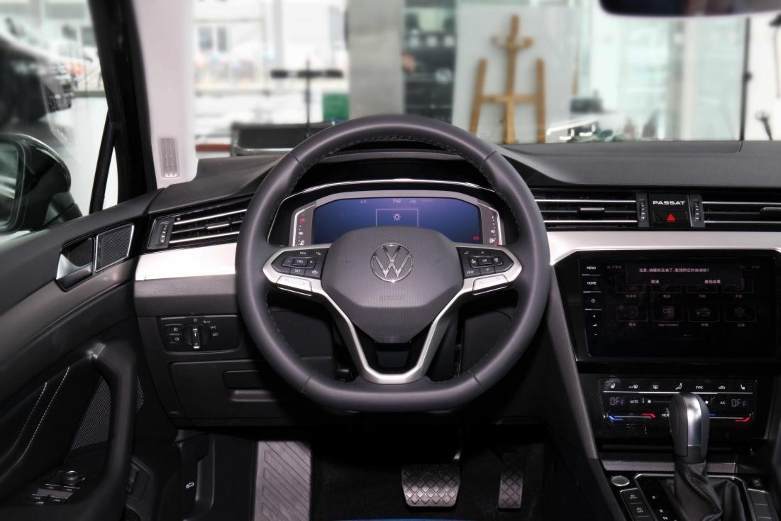 进口大众新蔚揽旅行轿车石家庄首发上市,优雅又亲民!