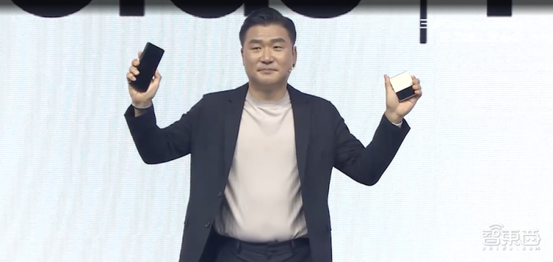 三星电子大中华区总裁崔胜植发布三星galaxy z系列新品