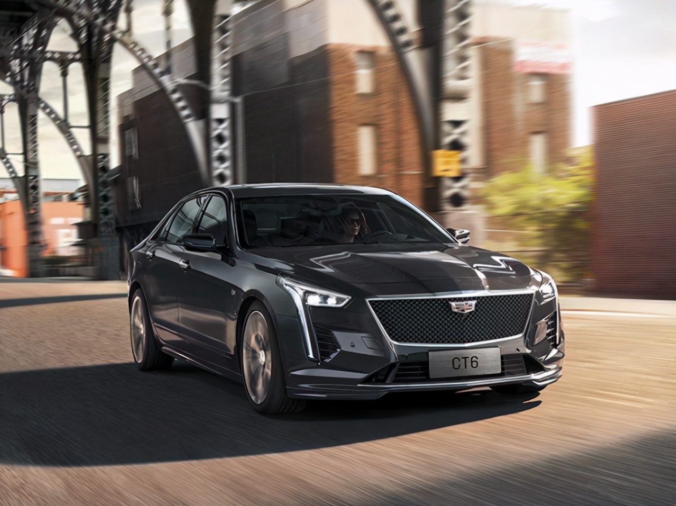 车长超5米,凯迪拉克ct6到底值不值得买?__凤凰网