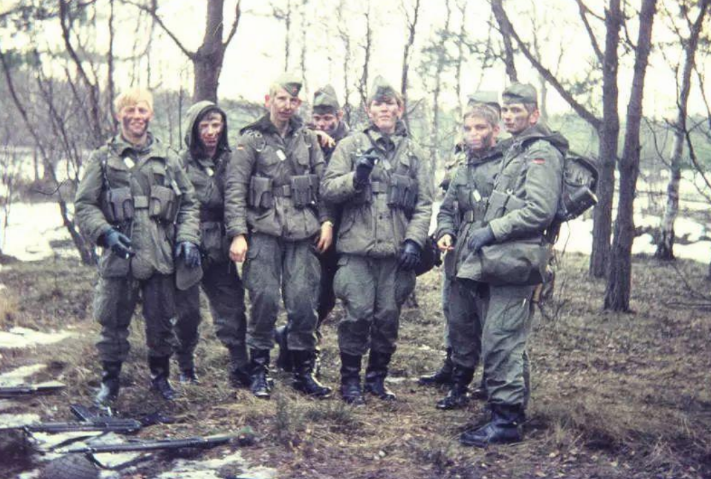 核地雷靠小鸡保温?英国要在德国境内部署核地雷,遭到强烈反对_凤凰网军事_凤凰网