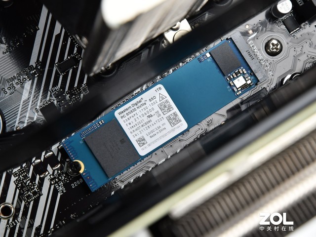 游戏玩家的殿堂级神器:ROG 光魔 G15