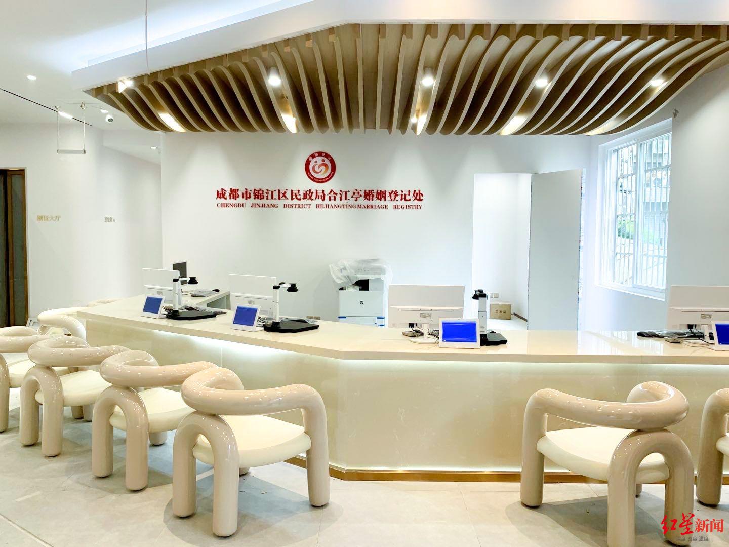 合江亭下结鸳鸯成都合江亭婚姻登记处56120甜蜜出道