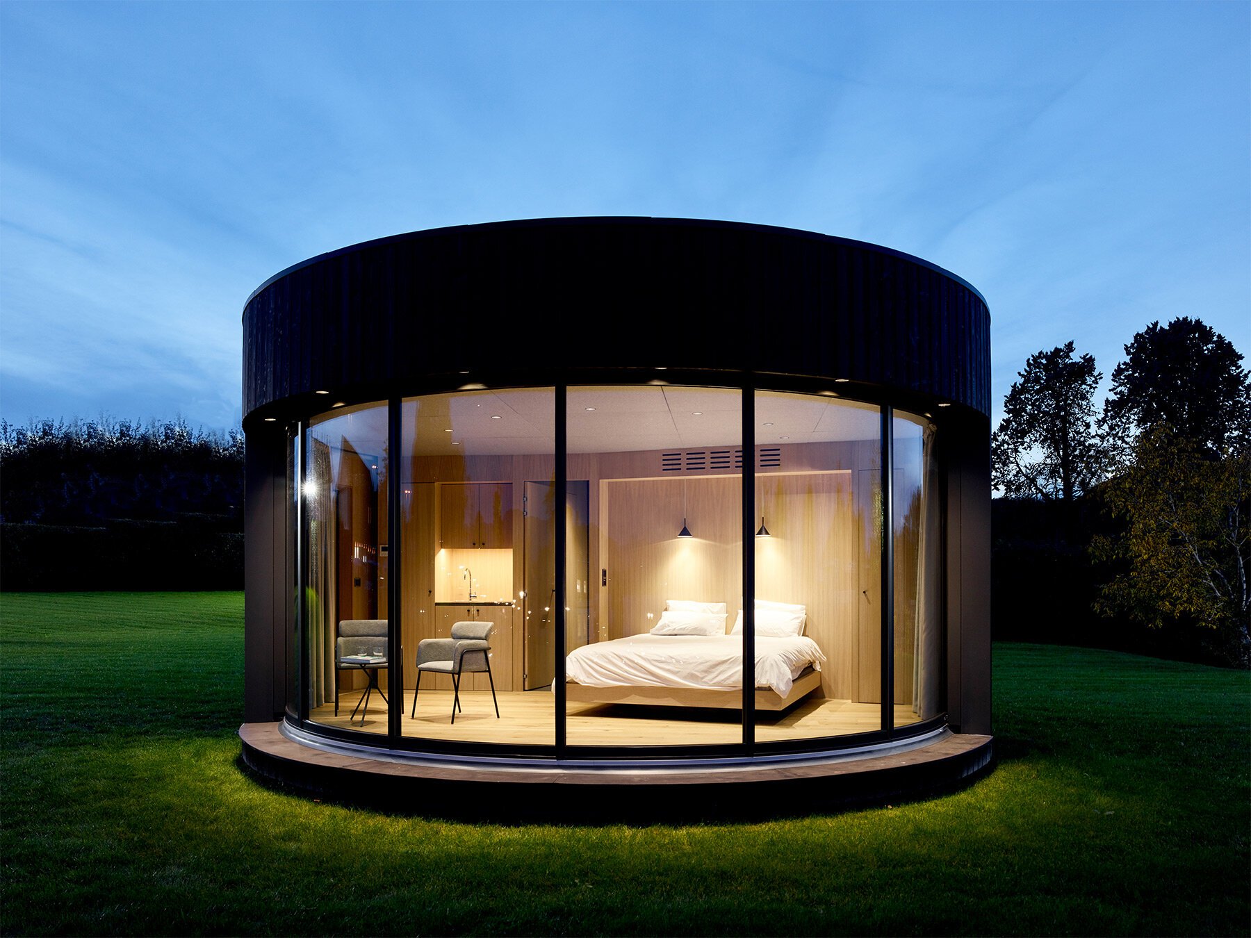 日内瓦湖旁的lumipod圆弧形装配式客舱 网红民宿酒店