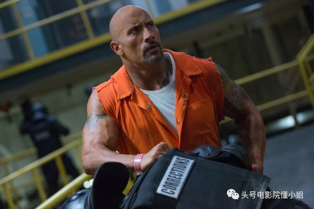 娱乐>电影>正文>(强森《速激8》剧照)他表示,自己和对方曾有一些讨论