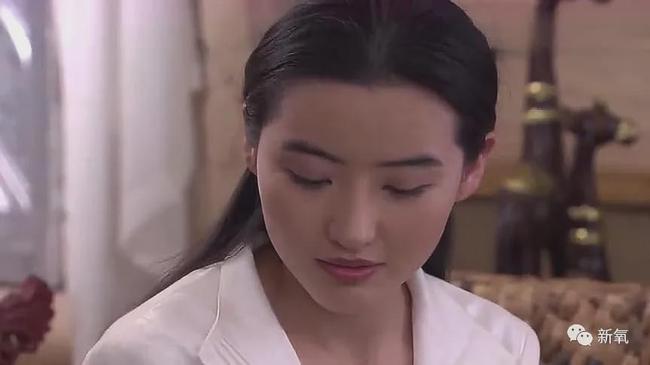 明明这么像刘亦菲,却还是红不起来