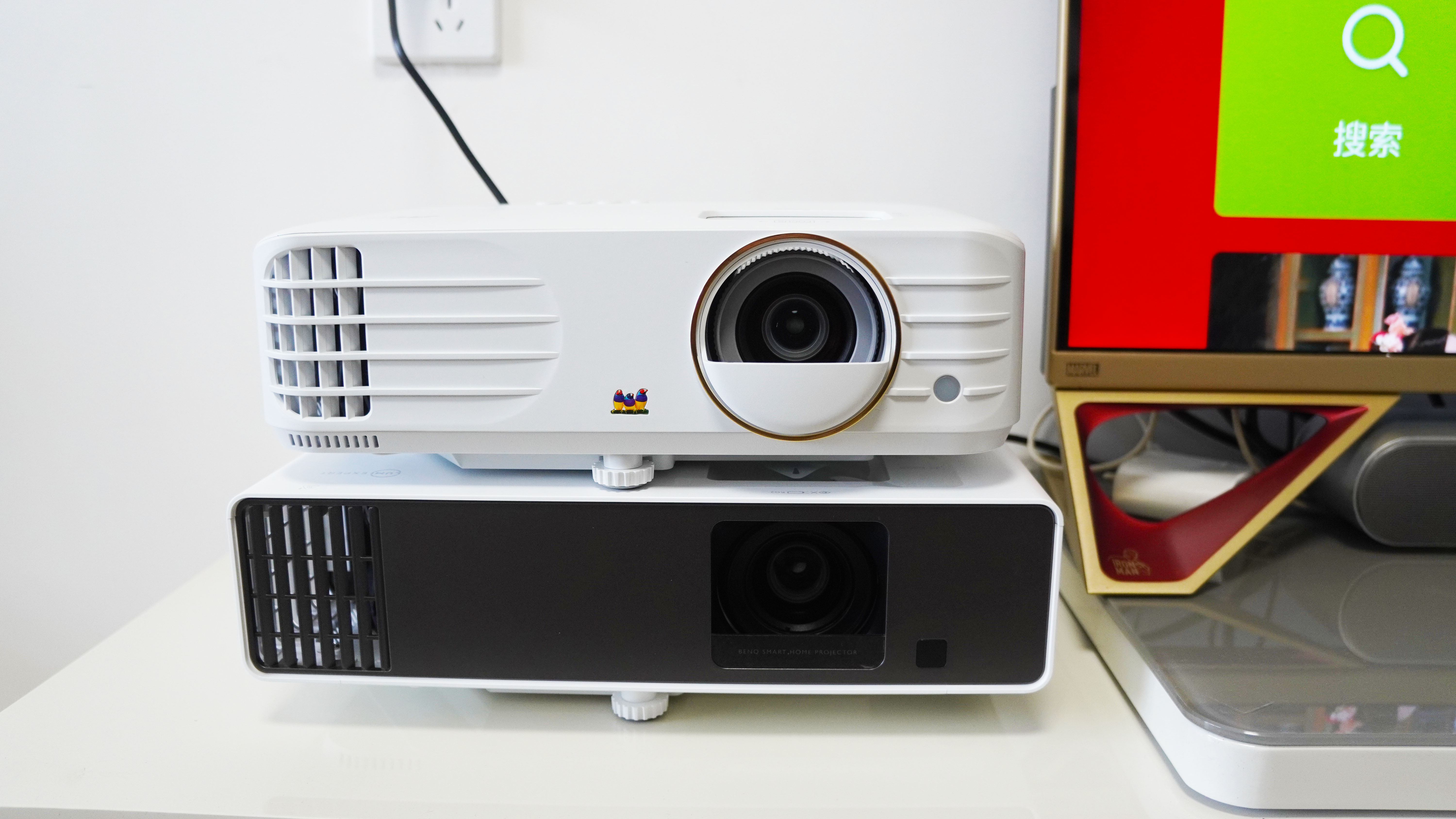 价格相近,选4k投影优派px701-4k pro还是1080p投影明基i750__凤凰网