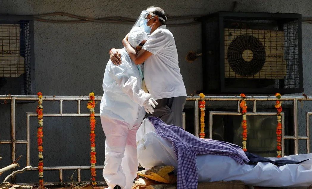 印度已是"人间炼狱":尸体堆积如山,当街焚尸.网友:这是恐怖片