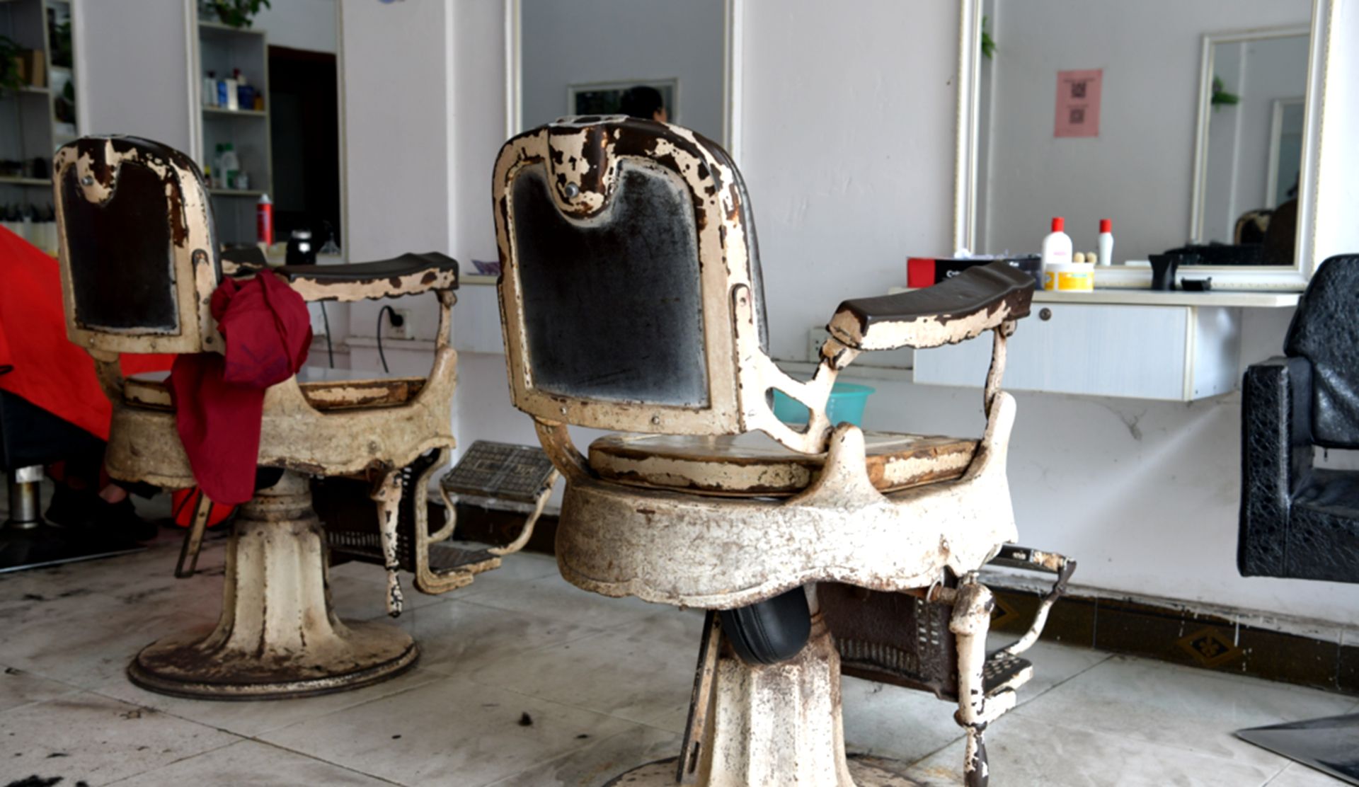 剃个头、刮个面……兴国这家老式理发店的体面，年轻人不懂_凤凰网