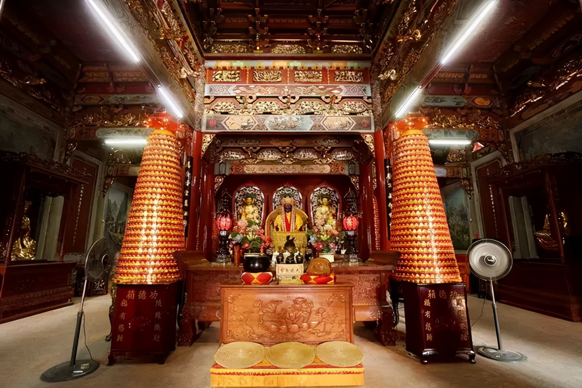 梅州灵光寺:千年古刹,三绝闻名