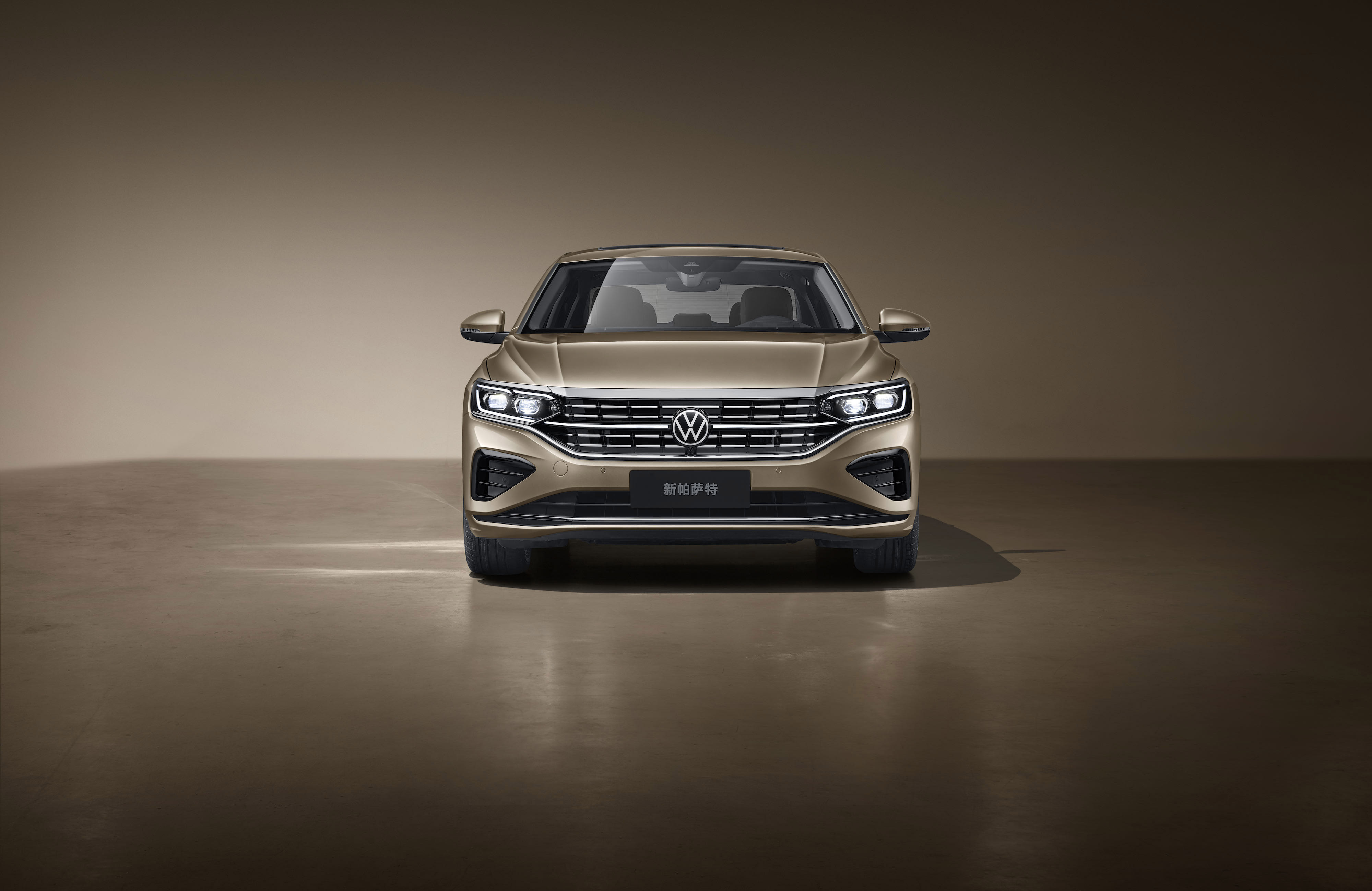 加入更多时尚元素 上汽大众发布新款帕萨特官图_凤凰网汽车_凤凰网