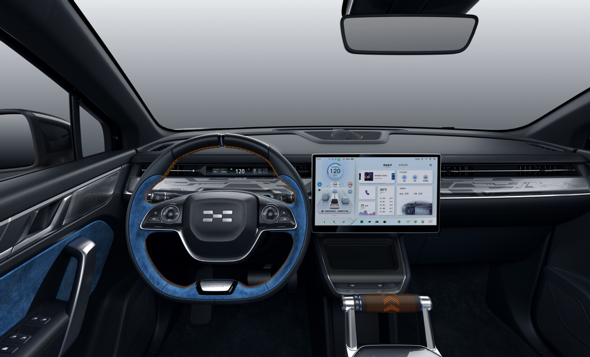 简洁新锐的内饰设计风格,科技感更为强烈从爱驰u6的车身侧面也充满着
