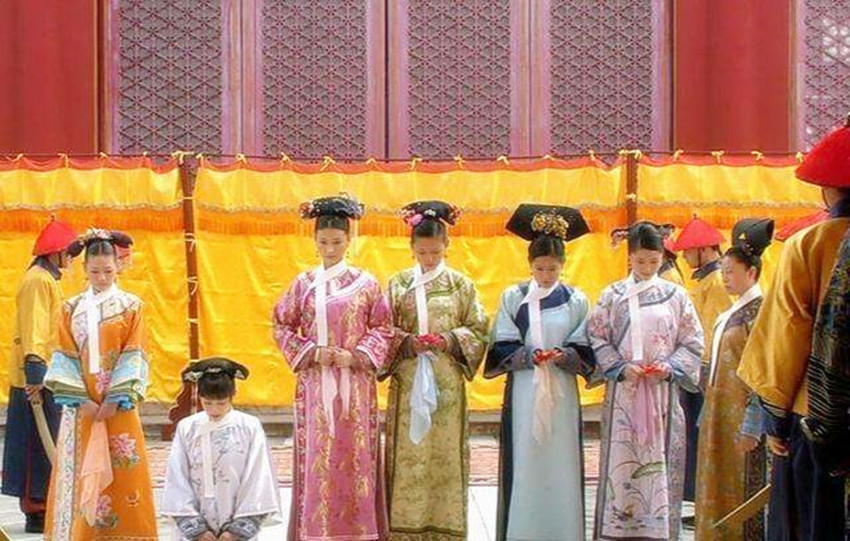 上至后妃 下到宫女：清朝后宫是怎么挑选女人的_凤凰网