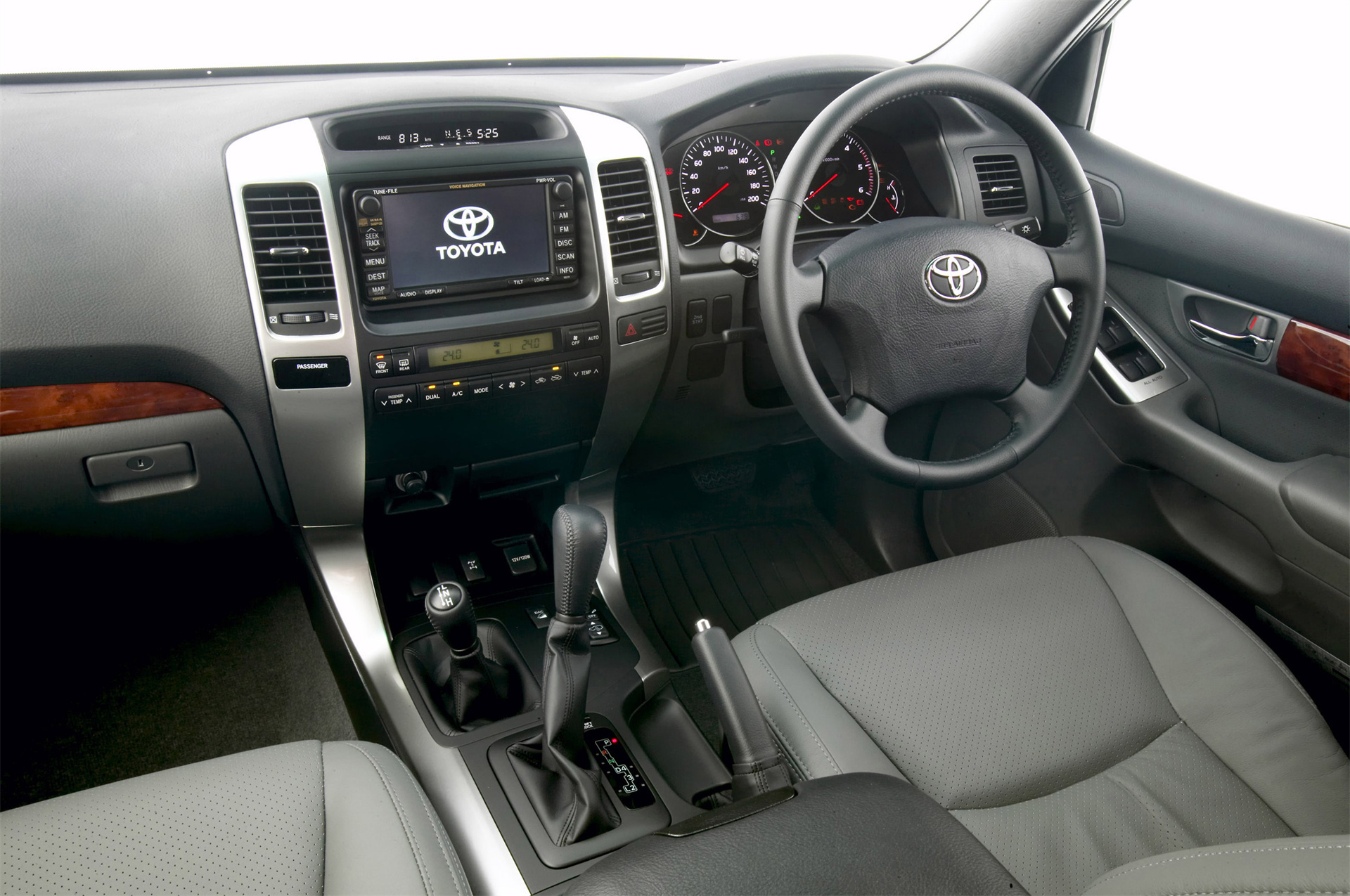 而对于国内用户来说,lc120还有一个重要的意义,那就是在2003年,一汽