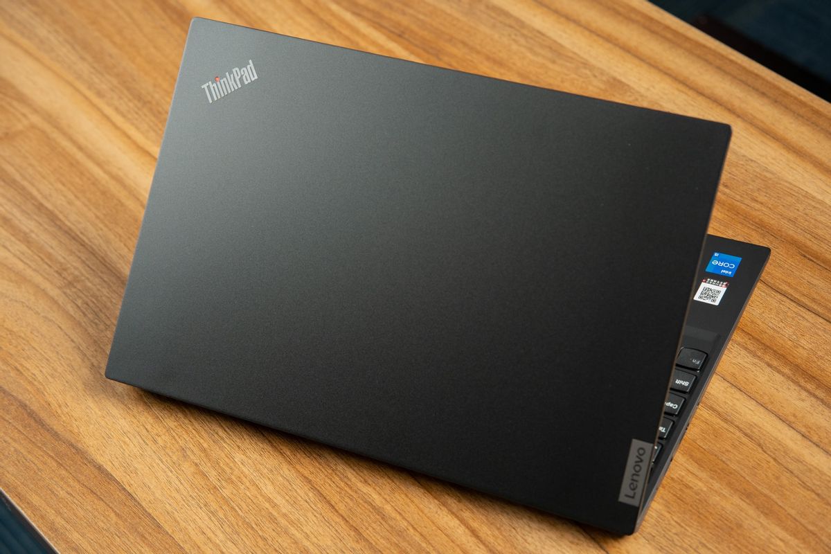 轻薄又不失专业,这就是thinkpad e15__凤凰网