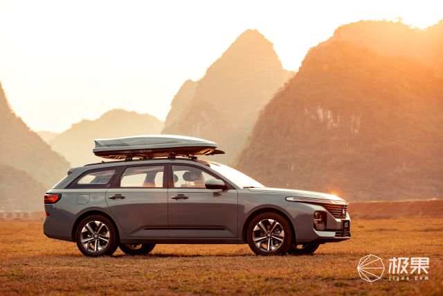 旅行版“五菱神车”要来了?新宝骏休旅车正式命名为Valli