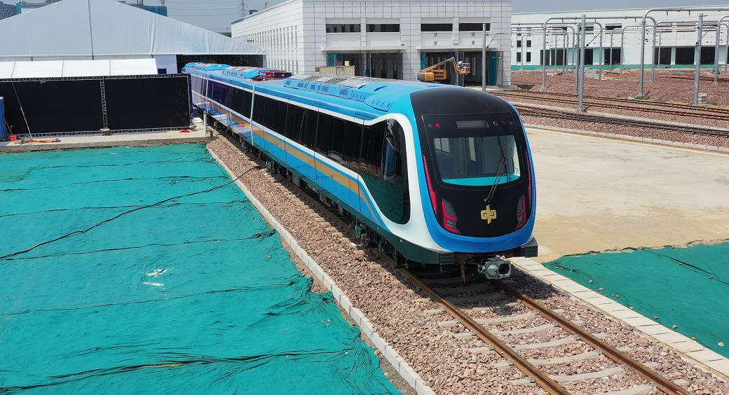 "荥阳造"中国首列中国标准地铁列车下线