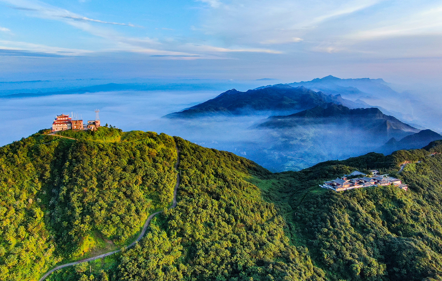 华蓥山旅游风景区图片图片