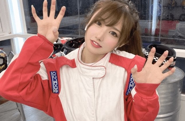 骚男和八嘎酱直播互动骚男万万没想到她颜值和性格反差这么大