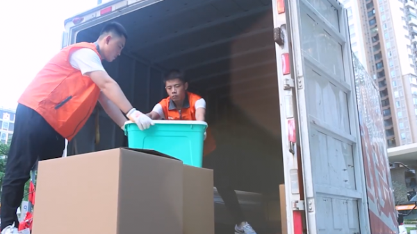 大学生指货拉拉司机强收搬运费，客服：账单内费用由司机添加