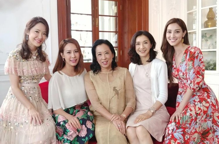 D93466A2-CBDB-400B-AACA-3B4BA61640C2