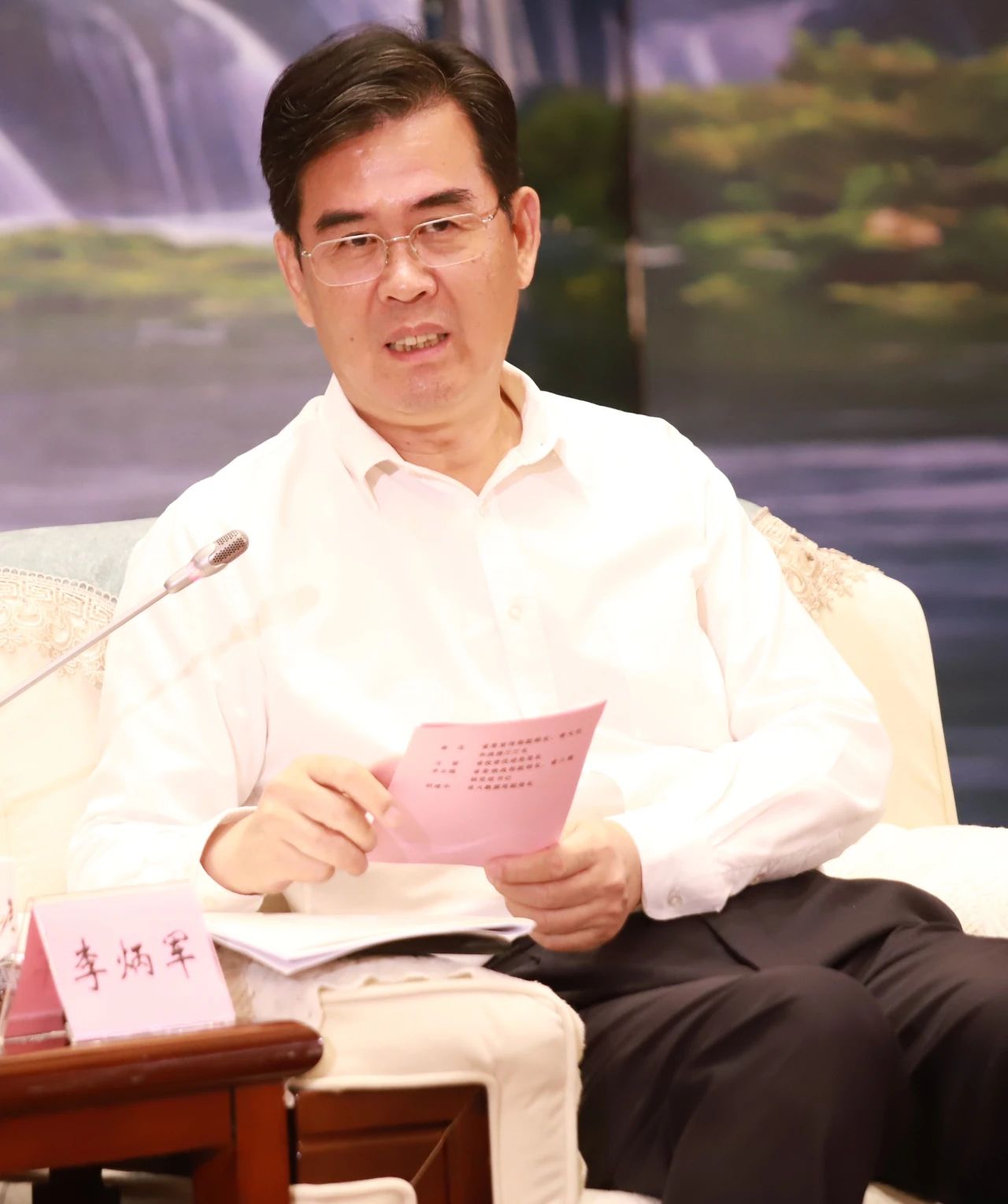 贵州省委副书记,省长李炳军会见盘石集团总裁吴月凌