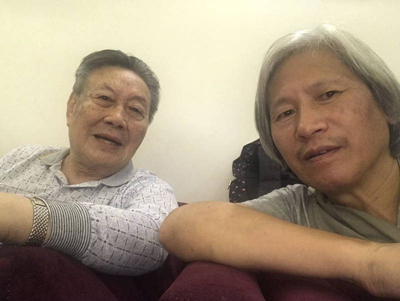 书坛巨匠冯济泉欣受杜宁磕头拜师