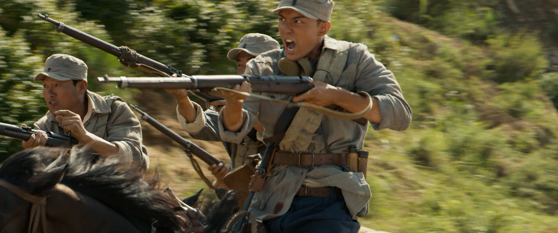 《我和我的父辈》里的十大感人瞬间,每一个都让人眼泪破防!__凤凰网