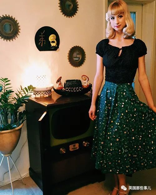 美国妹子钟爱50年代复古风,买上千件古董装饰房子,画风绝美