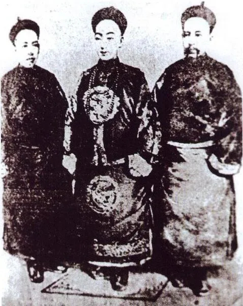 上图_ 梁启超、光绪帝、康有为