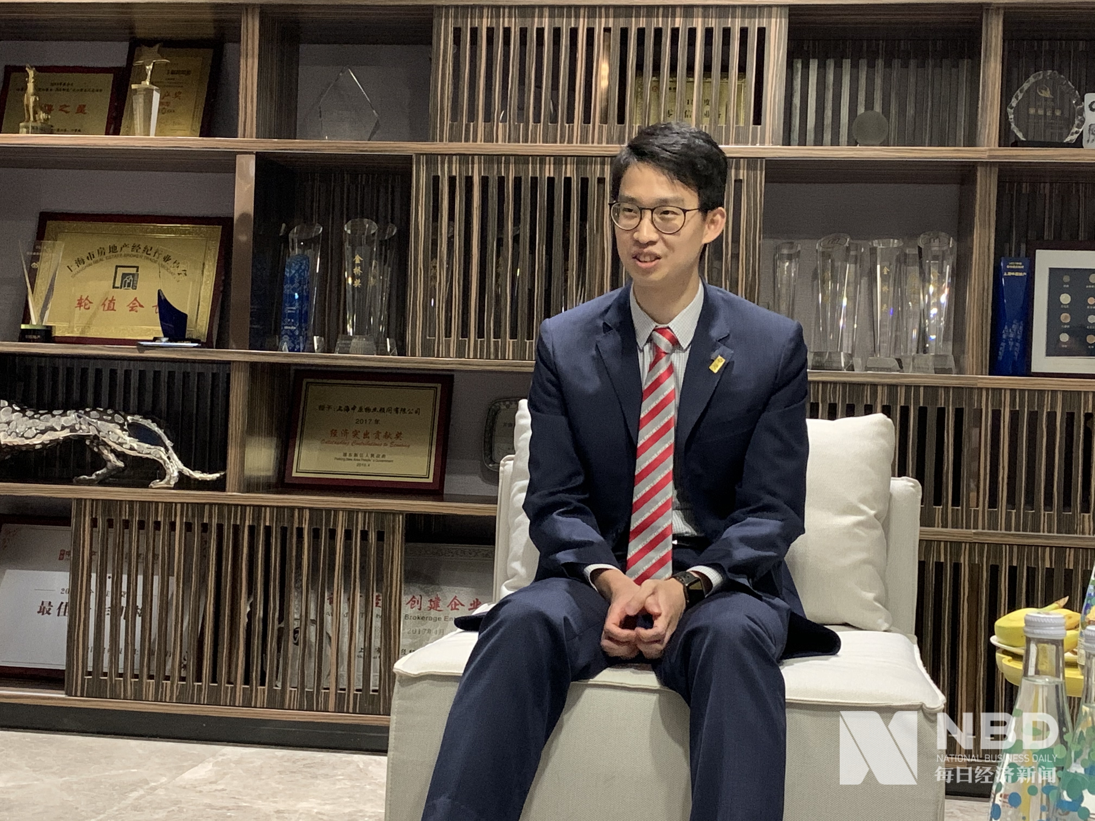对话中原集团行政总裁施俊嵘 对中介 资本游戏 应慎之又慎 凤凰网 对话中原集团行政总裁施俊嵘 对中介 资本游戏 应慎之又慎 凤凰网